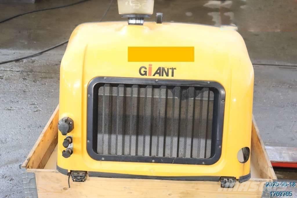 GiANT V 6004 T Kabine in notranjost
