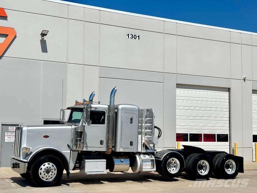 Peterbilt 388 Vlačilci