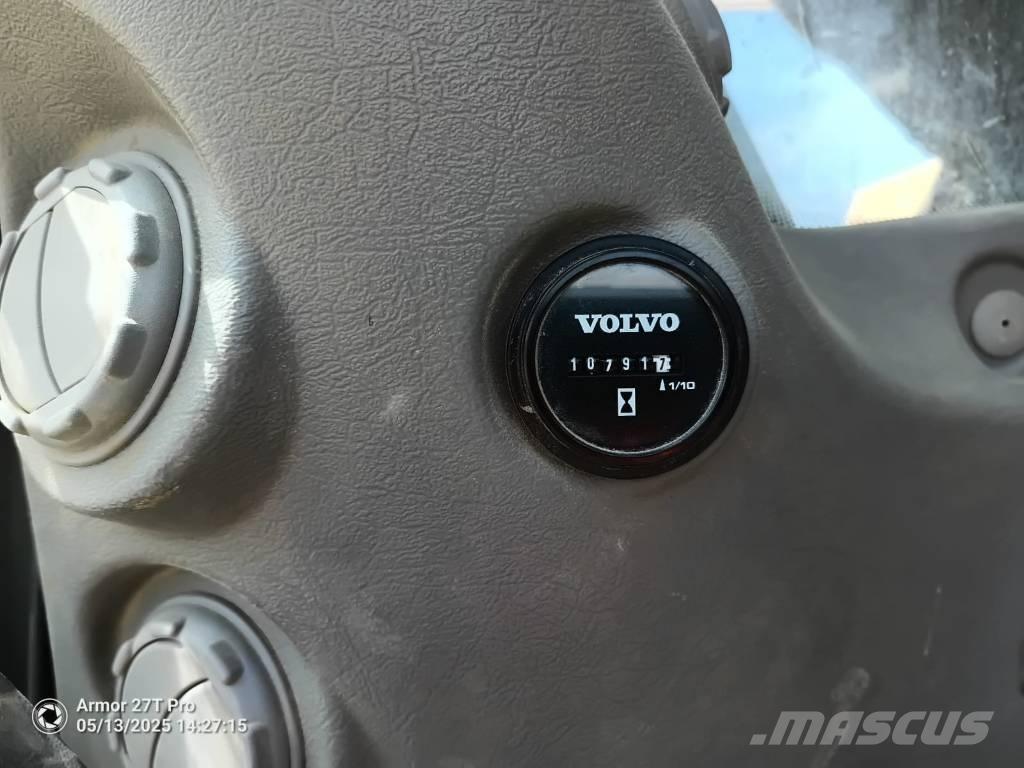 Volvo EC 300 D N L Bagri goseničarji