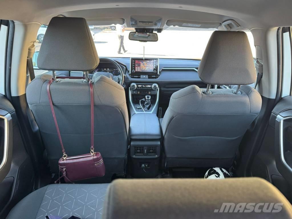 Toyota RAV-4 Avtomobili