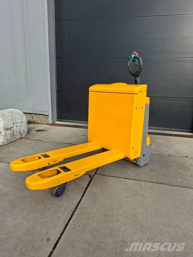 Jungheinrich EJE 116 Električni nizko dvižni viličar