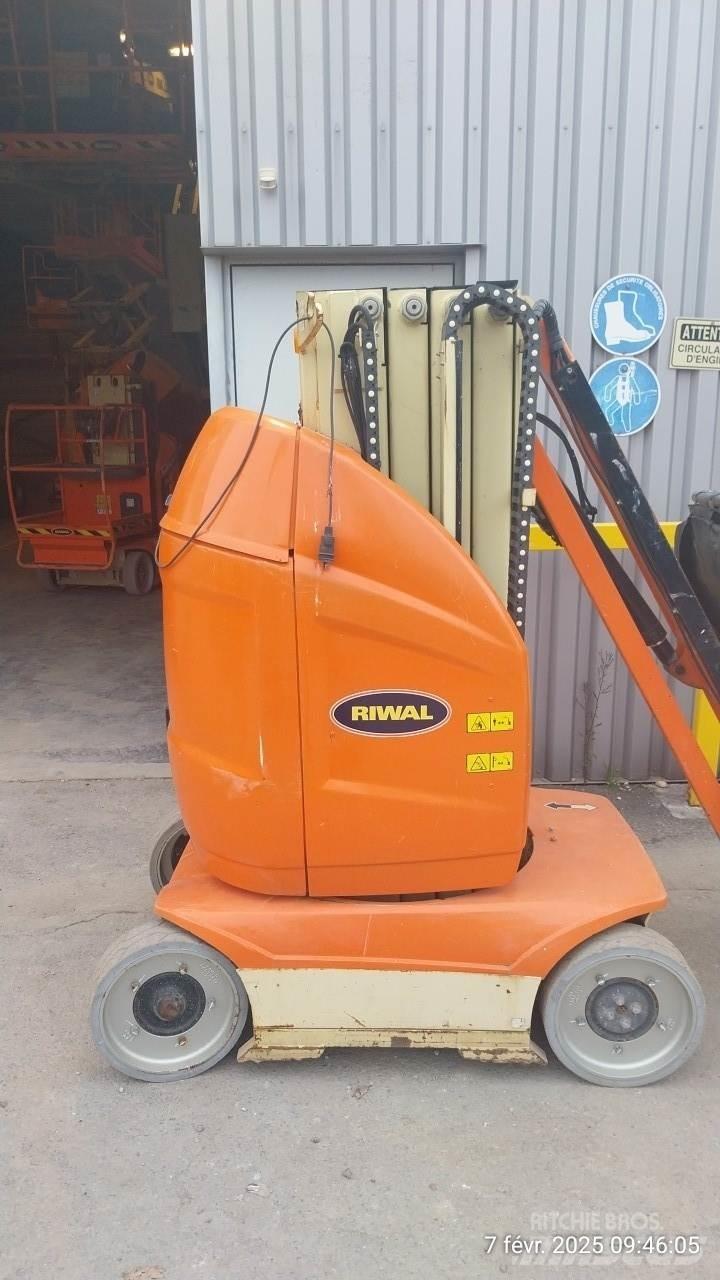 JLG T10E Druga dvigala in dvižne ploščadi