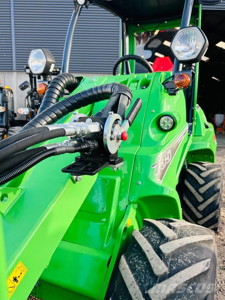 Avant 735 Večnamenski nakladalci