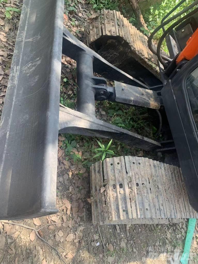 Hitachi ZX60 Bagri goseničarji