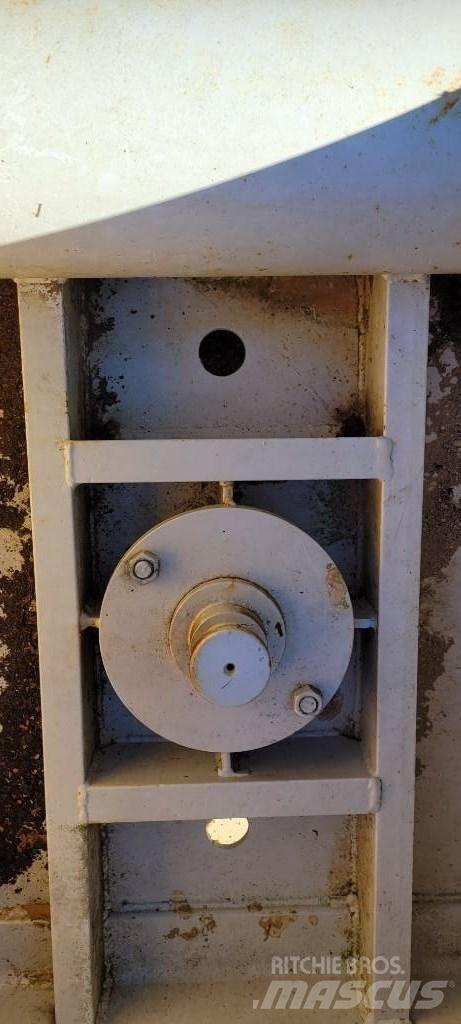  UNKNOWN LOWBOY NECK Druge komponente