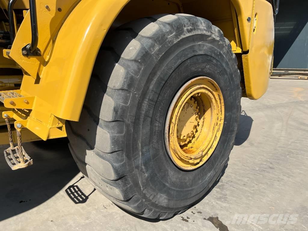 CAT 740 Water Truck Tovornjaki za vodo