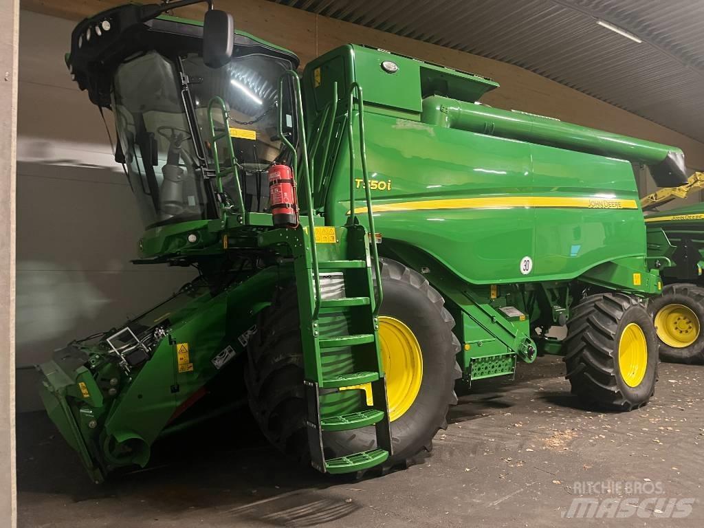 John Deere T550i Kombajni