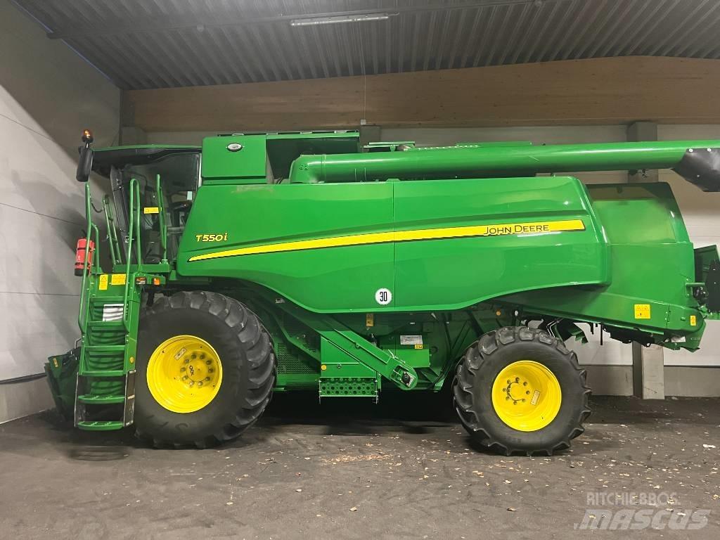 John Deere T550i Kombajni