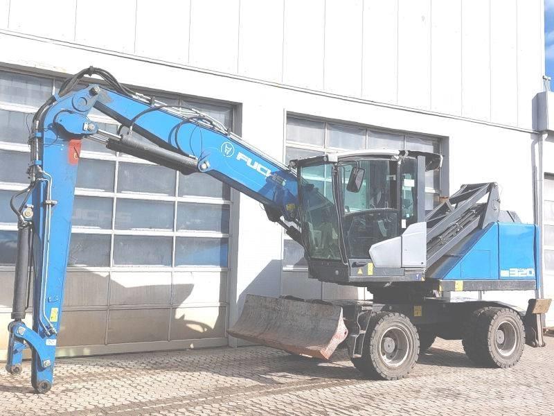 Fuchs MHL 320 F Bagri za prekladanje primarnih/sekundarnih surovin
