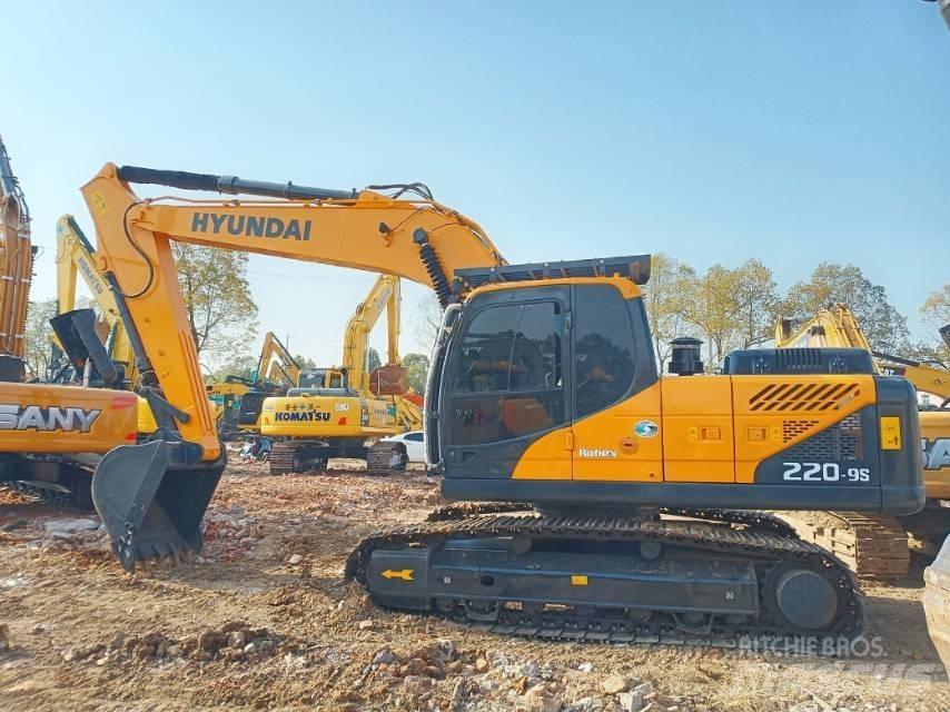 Hyundai R220-9 Bagri goseničarji