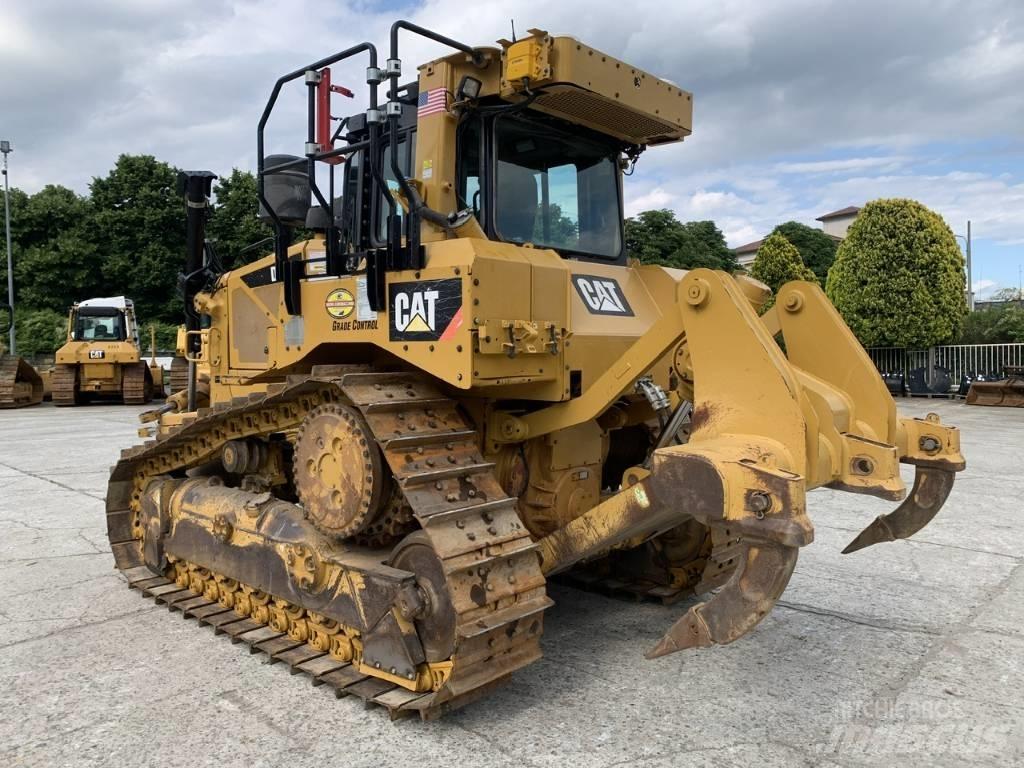 CAT D 6 T XLVP Buldožerji goseničarji