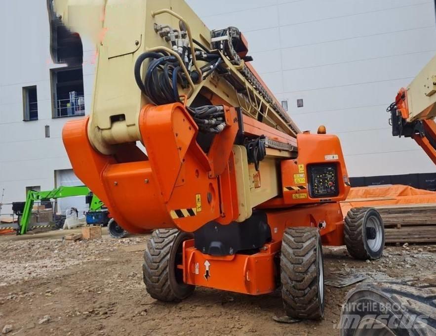 JLG 1250 AJP Zglobne dvižne ploščadi