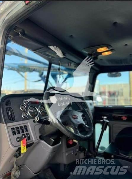 Peterbilt 388 Drugo