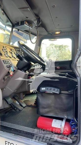 Peterbilt 388 Drugo