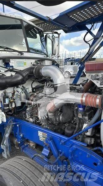 Peterbilt 389 Drugo