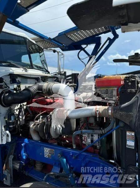 Peterbilt 389 Drugo
