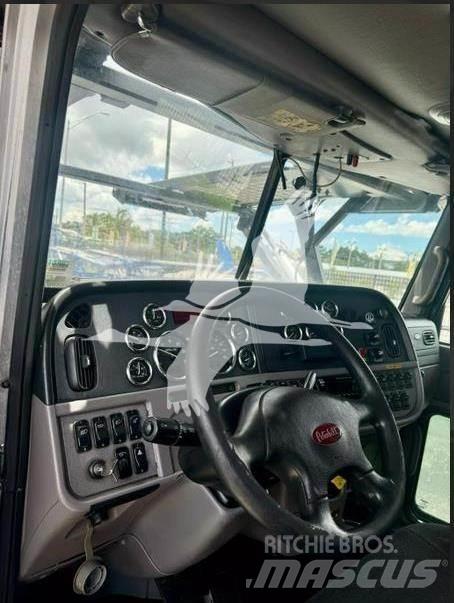 Peterbilt 389 Drugo