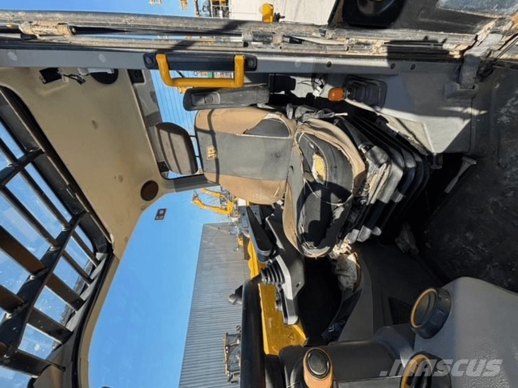 JCB 532-70 Kmetijski teleskopski nakladalci