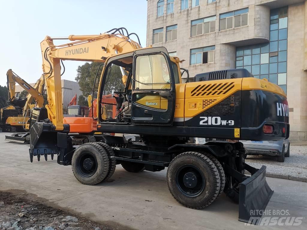 Hyundai R210W-9 Bagri na kolesih