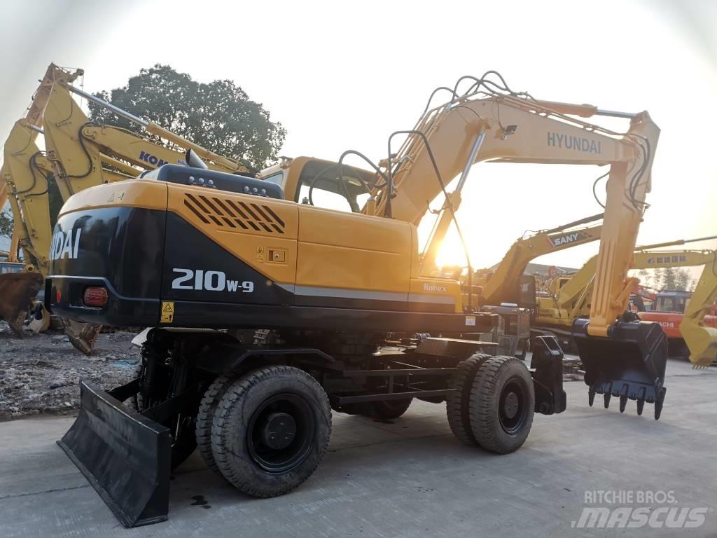 Hyundai R210W-9 Bagri na kolesih