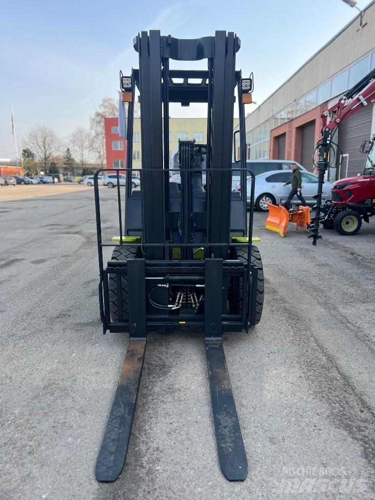 Clark S 30 L Plinski viličarji