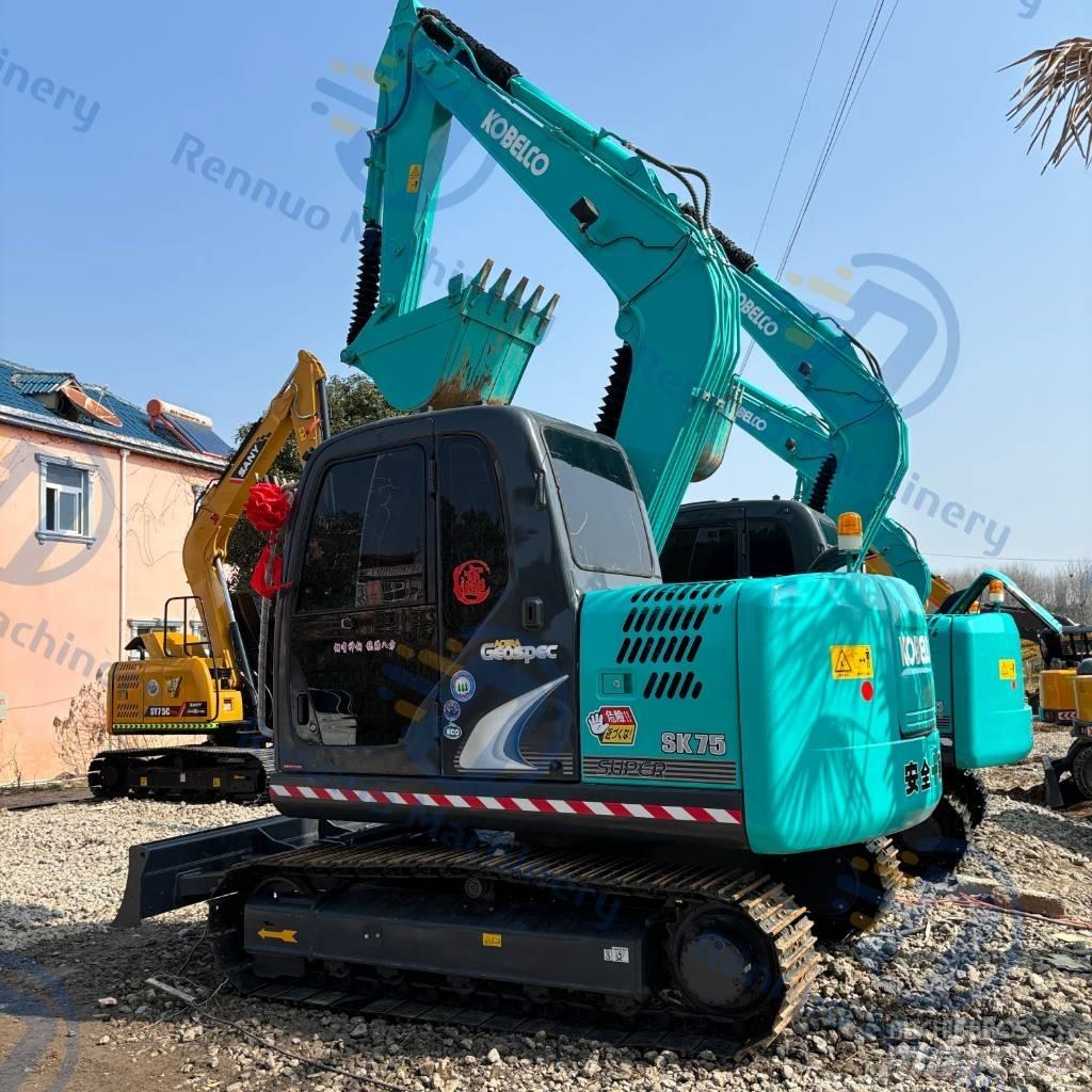Kobelco SK75 Bagri goseničarji
