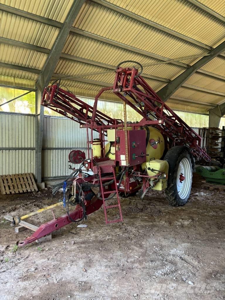 Hardi 2800 Vlečne škropilnice