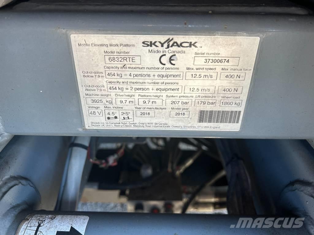 SkyJack SJ 6832 RTE Škarjaste dvižne ploščadi