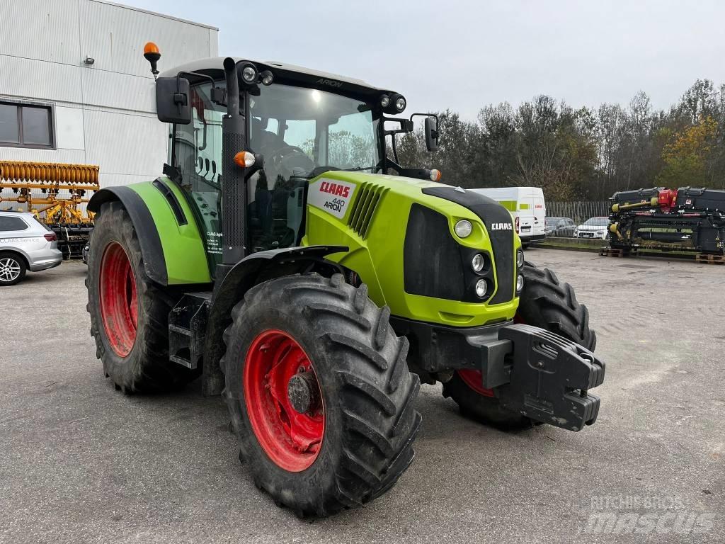 CLAAS Arion 440 Traktorji