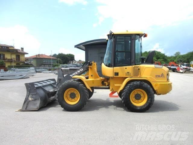 Volvo L30 GS Kolesni nakladalci