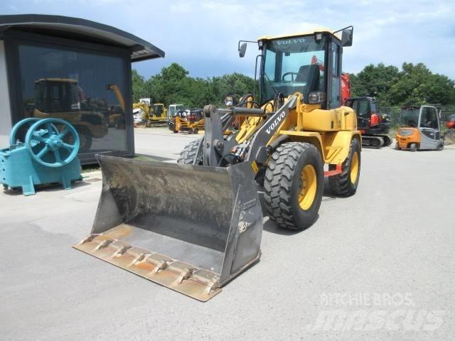 Volvo L30 GS Kolesni nakladalci