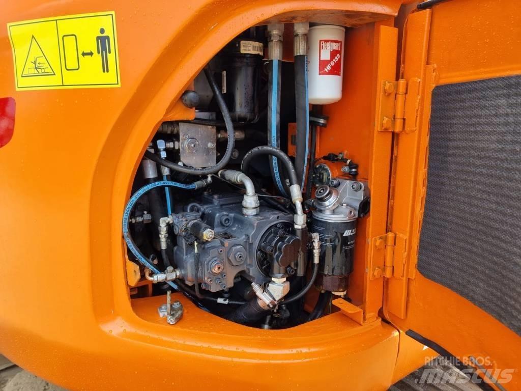 Doosan DX 140 LC-3 Bagri goseničarji