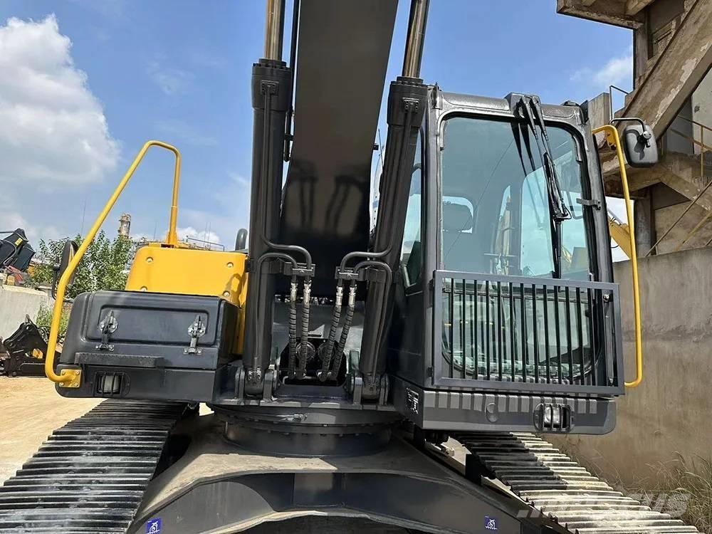 Volvo EC240D Bagri goseničarji