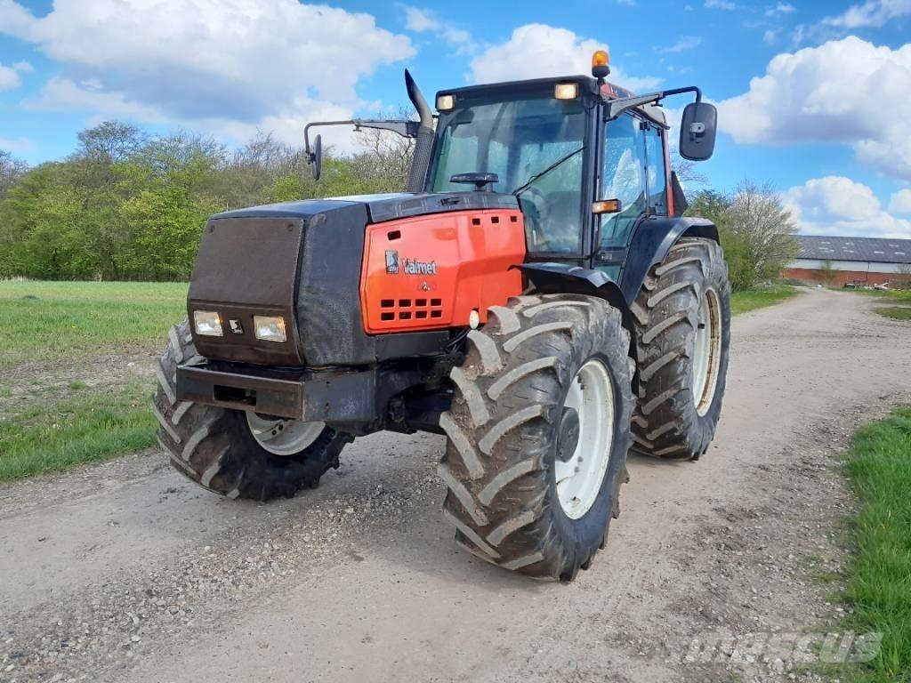 Valmet 8450 Mega Traktorji
