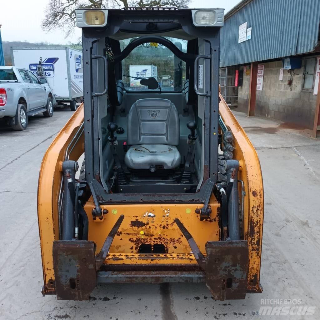 CASE SR 130 Skid steer mini nakladalci