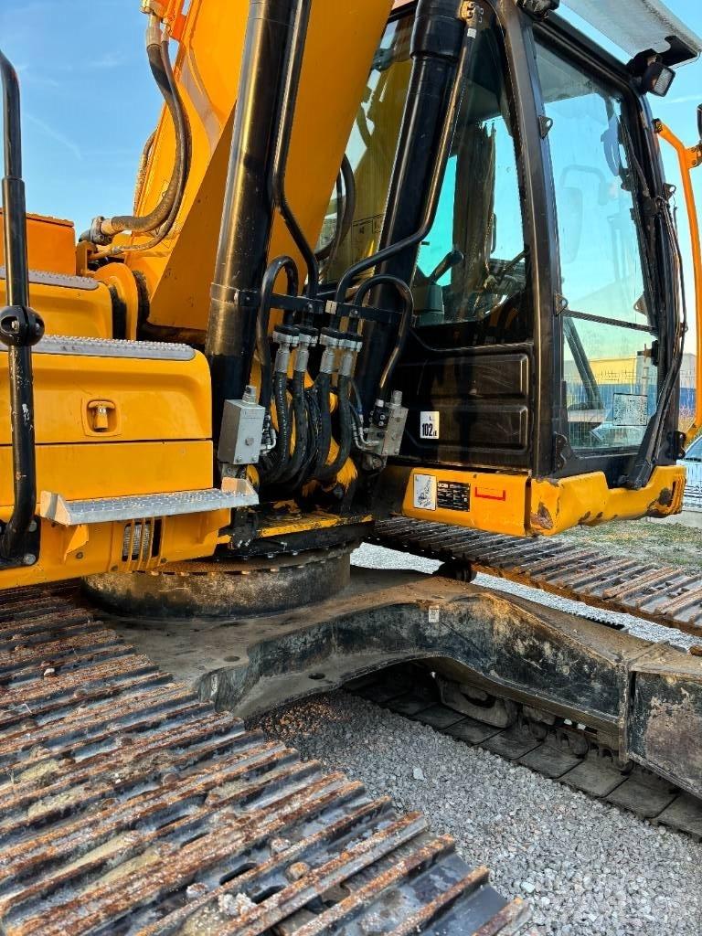 JCB 220 Bagri goseničarji