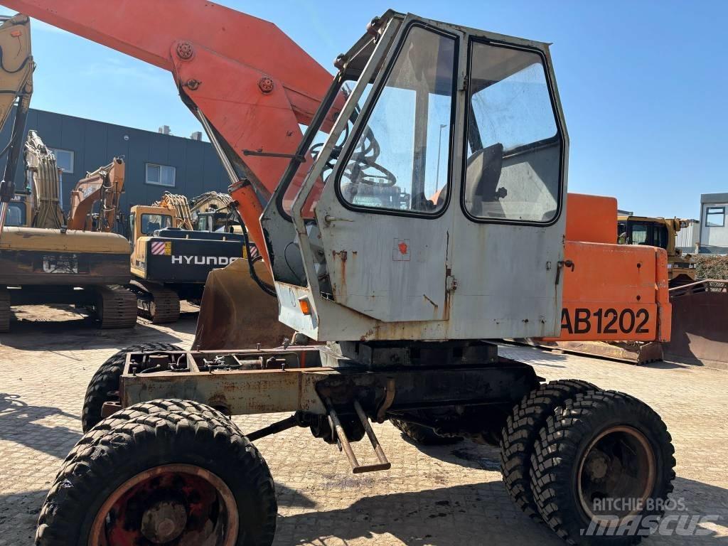Atlas 120.2E Bagri na kolesih