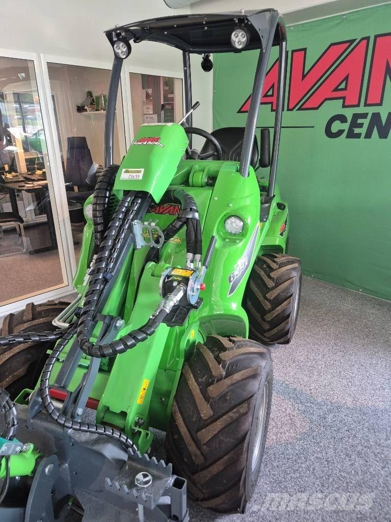 Avant 635 Skid steer mini nakladalci