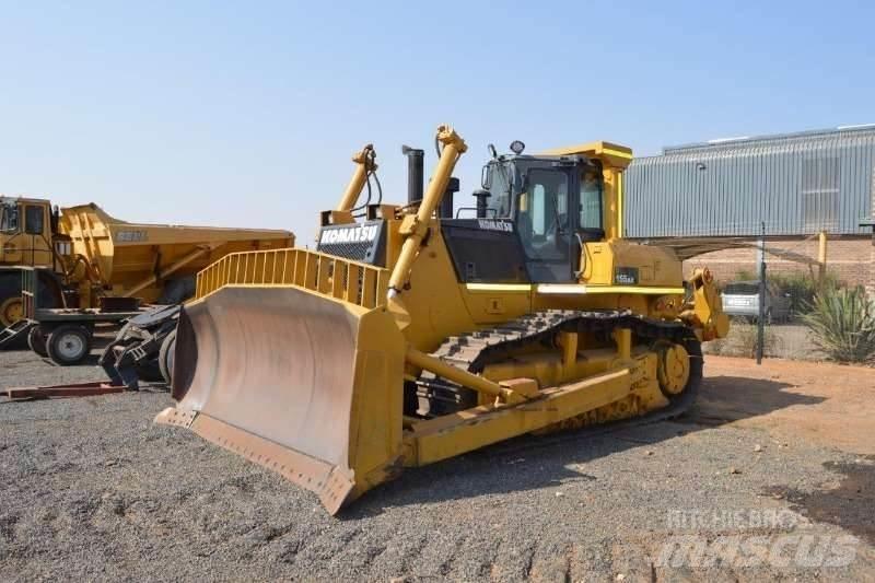 Komatsu D155-5 Buldožerji goseničarji