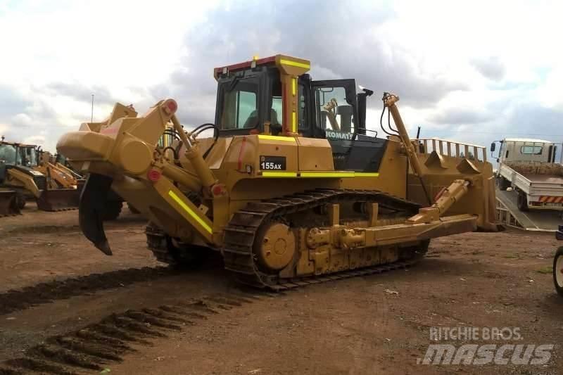 Komatsu D155-5 Buldožerji goseničarji