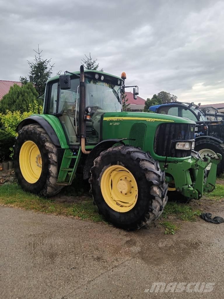 John Deere 6820 6820 Traktorji