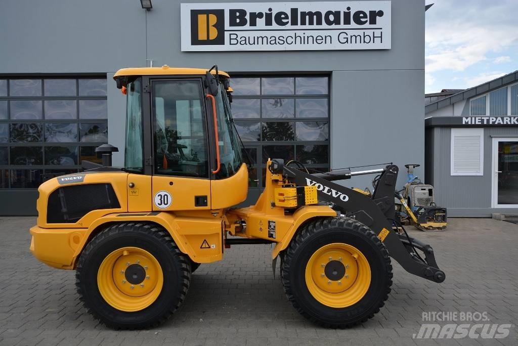 Volvo L 35 HS Kolesni nakladalci
