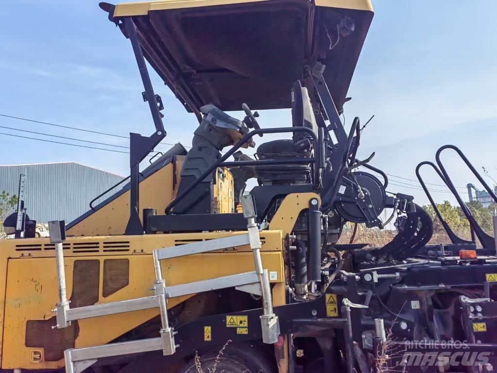 CAT AP655F Asfaltni finišerji