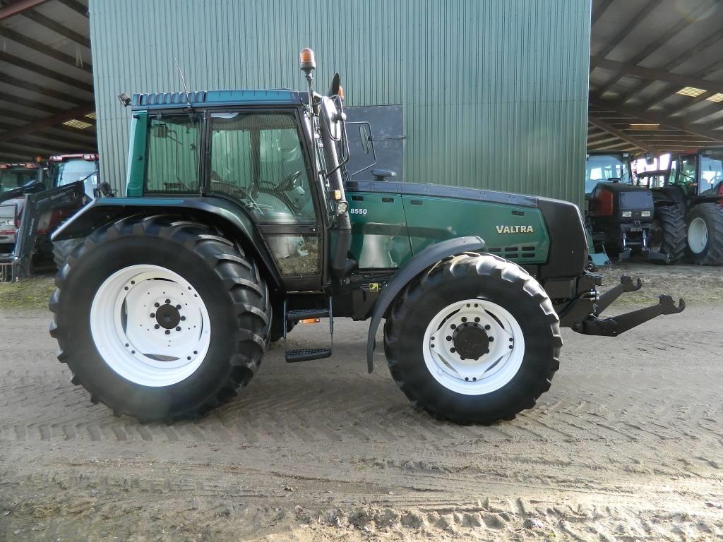 Valtra 8550 Traktorji