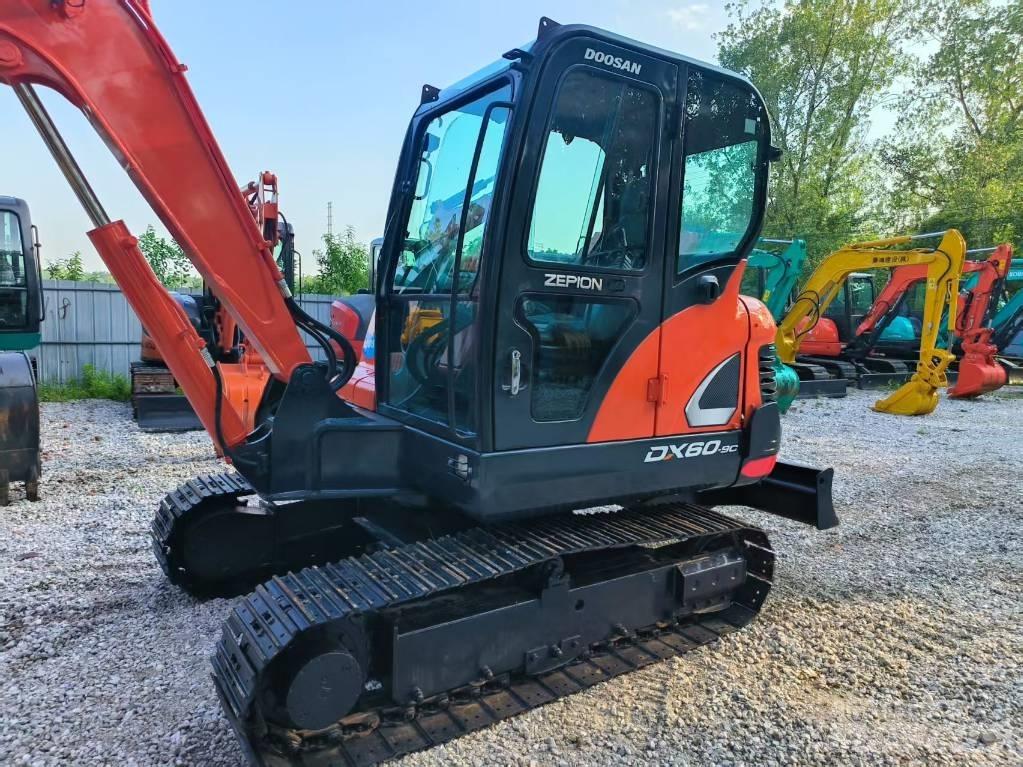 Doosan DX 60 Mini bagri <7t