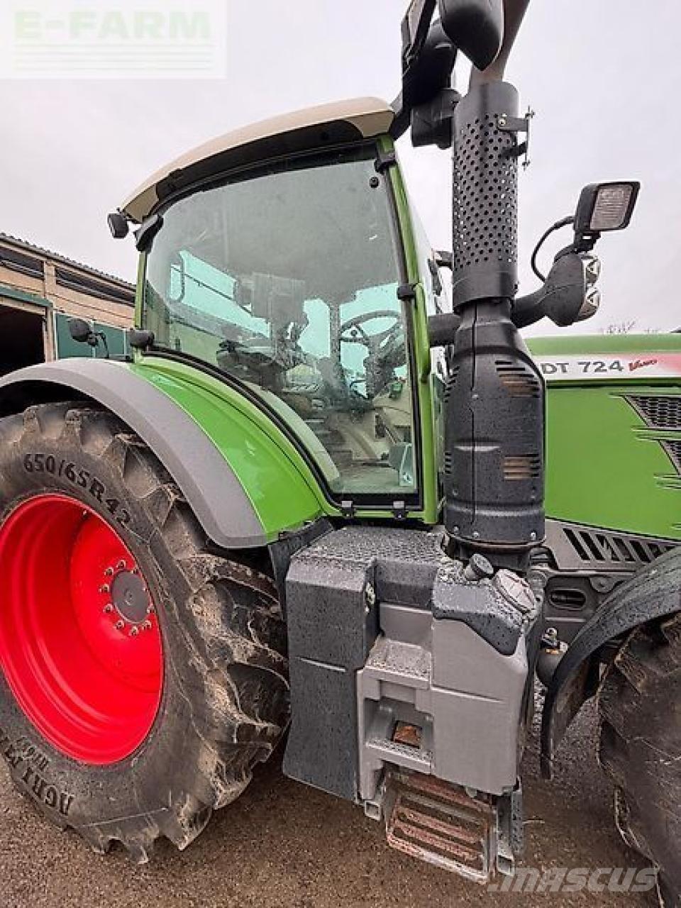 Fendt 724 vario Traktorji