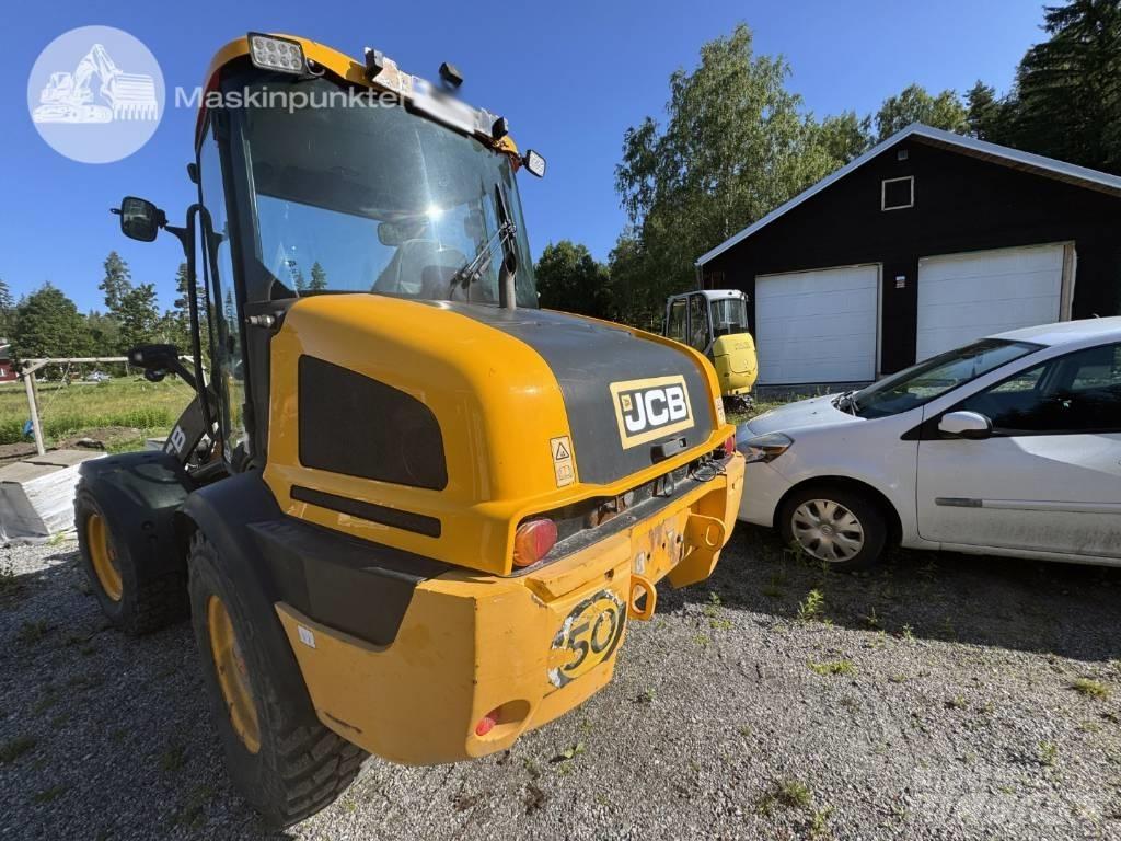 JCB 413 K Kolesni nakladalci