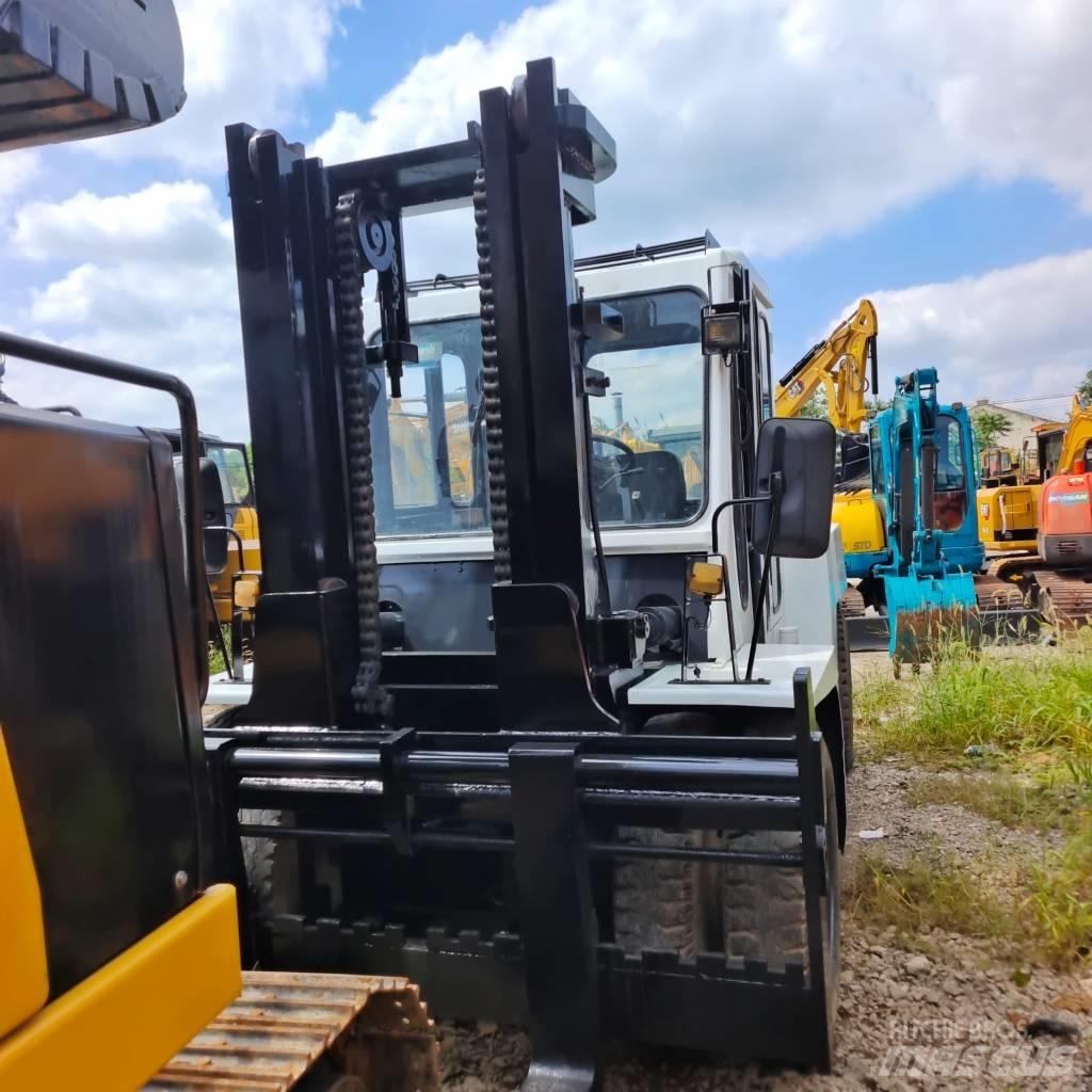 TCM FD100 Dizelski viličarji