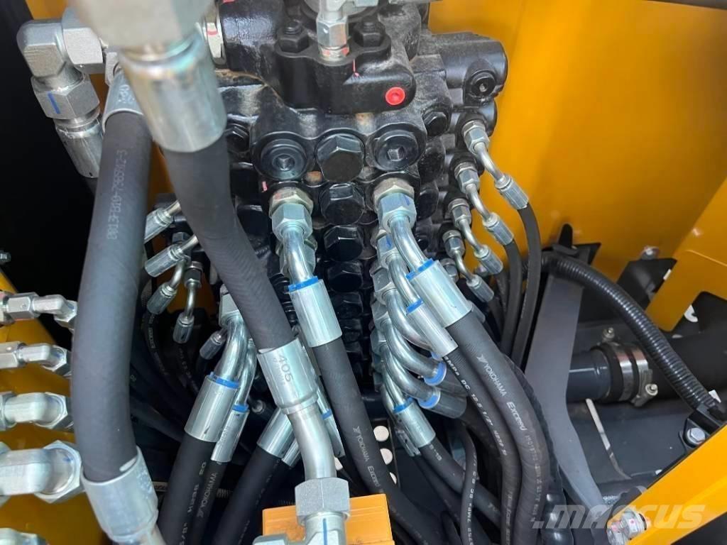 XCMG XE 75 Bagri goseničarji