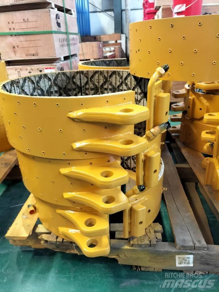 Komatsu D155 Zavore
